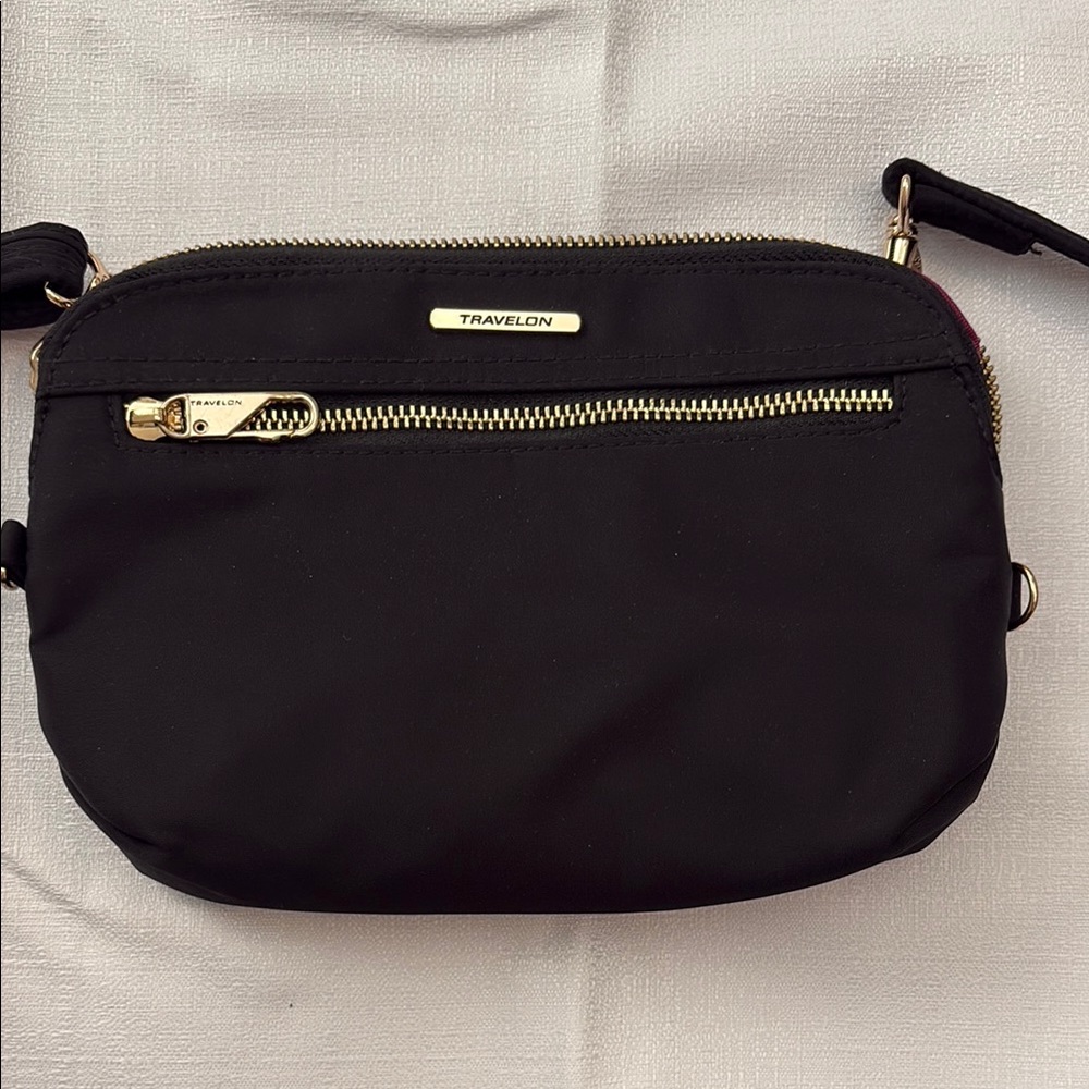 Travelon Black Anti-Theft Tailored Convertible Crossbody Clutch
